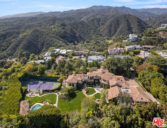 property at 1550 Amalfi Dr