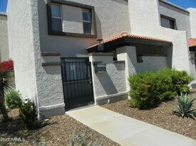4926 N 74th St in Scottsdale, AZ - Building Photo