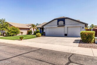 1113 E Betsy Ln in Gilbert, AZ - Building Photo - Building Photo