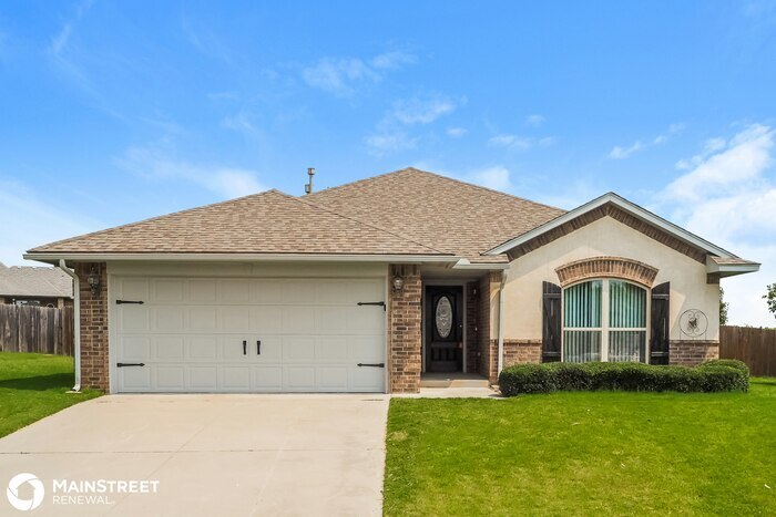 15825 Carriage House Rd in Edmond, OK - Building Photo