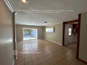 6509 Whitman Ave in Los Angeles, CA - Foto de edificio - Building Photo