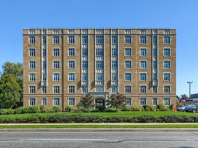 property at 1525 N Front St