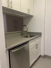 1359 6th Ave in New York, NY - Building Photo - Building Photo