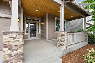 15592 Chad Dr SE in Yelm, WA - Building Photo - Building Photo