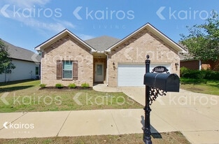 11440 Crimson Ridge Rd in Brookwood, AL - Building Photo