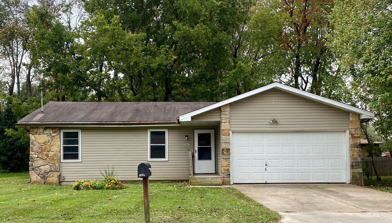 1274 E Rockhill St in Springfield, MO - Building Photo