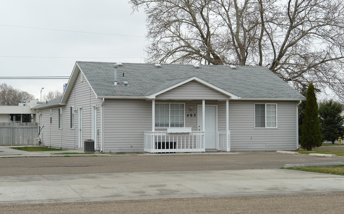 119 E Sherman Ave in Nampa, ID - Foto de edificio