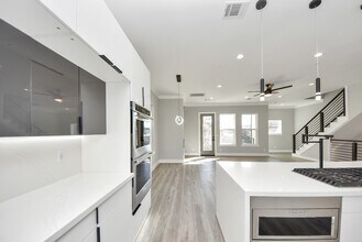 604 W 28th St in Houston, TX - Foto de edificio - Building Photo