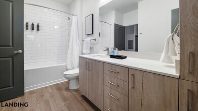 2800 Milan Ct, Unit 3224 in Birmingham, AL - Foto de edificio - Building Photo