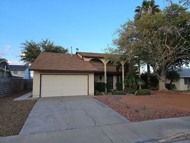 property at 2724 Capistrano Ave