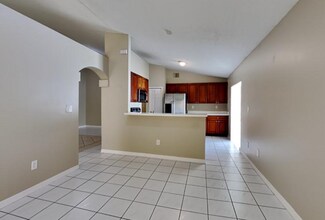 9828 SW 87th Terrace in Miami, FL - Foto de edificio - Building Photo