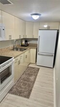 8794 SW 12th St in Miami, FL - Building Photo - Building Photo