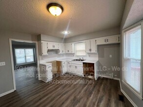 1416 SE 7th Pl in Lee's Summit, MO - Building Photo - Building Photo