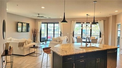 15145 Palmer Lake Cir in Naples, FL - Building Photo - Building Photo