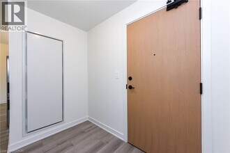 1440 Clarriage Ct in Milton, ON - Building Photo - Building Photo