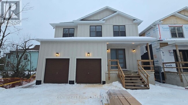 property at 44 Calverley St