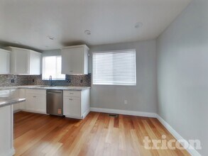 1393 N 870 W, Unit 0841 in Clinton, UT - Foto de edificio - Building Photo