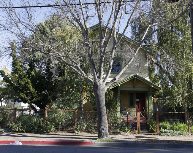 423 48th/4796 Webster St in Oakland, CA - Building Photo - Building Photo