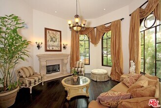 525 S Gretna Green Way in Los Angeles, CA - Building Photo - Building Photo