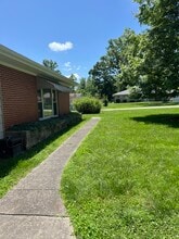10 Homestead Dr in Mount Vernon, IL - Building Photo - Building Photo