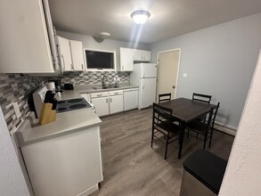606 Holiday Rd, Unit # A in North Pole, AK - Building Photo - Building Photo