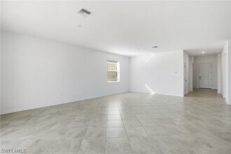 3958 Button Sage Rd in Alva, FL - Building Photo - Building Photo