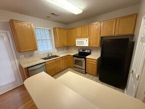 2006 Lost Ln in Raleigh, NC - Building Photo - Building Photo