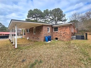 705 Dwain Dr in Fayetteville, NC - Building Photo - Building Photo