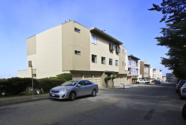 Crestline Drive Apartments in San Francisco, CA - Building Photo - Building Photo