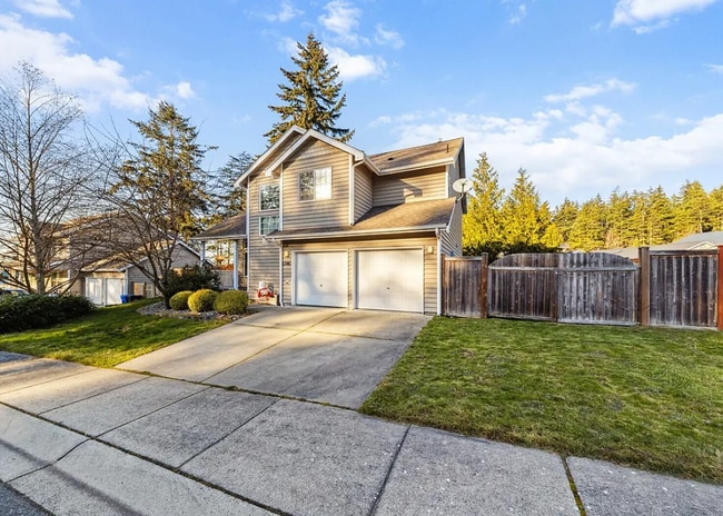 property at 1340 NW Redwing Dr