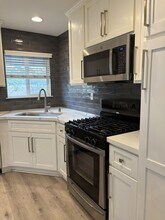 4023 Bluff View Way in Carlsbad, CA - Building Photo - Building Photo