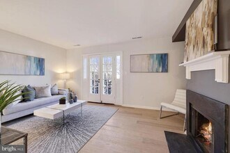 4940 Bradley Blvd in Chevy Chase, MD - Building Photo - Building Photo