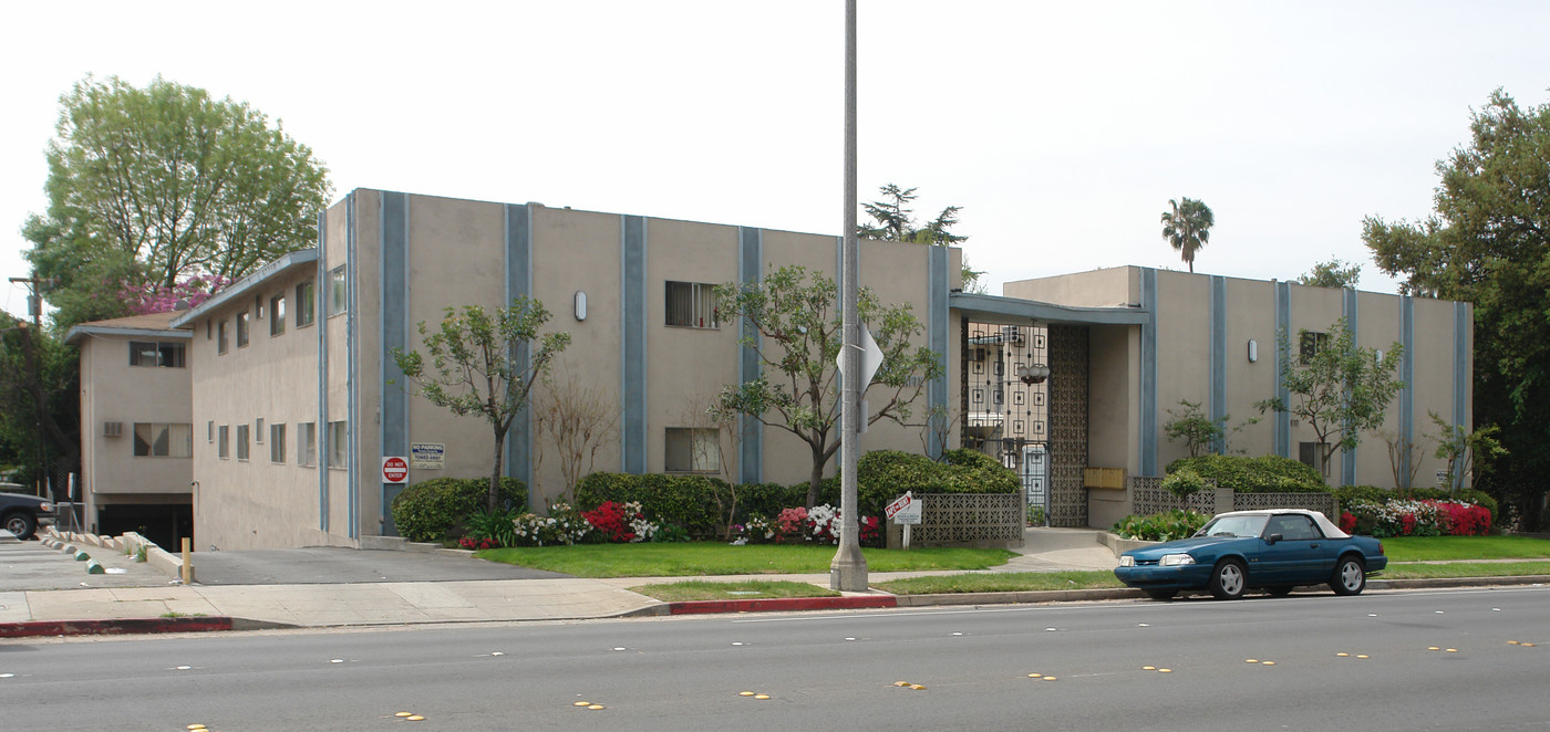 1350 Washington Blvd in Pasadena, CA - Foto de edificio