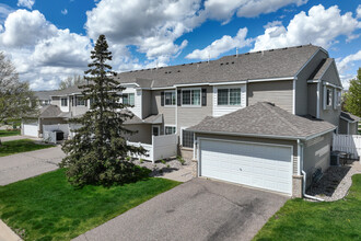 Regatta Court Homes II in Apple Valley, MN - Building Photo - Building Photo