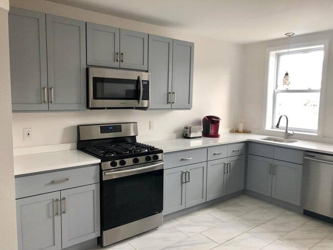 18 Dudley St, Unit 3