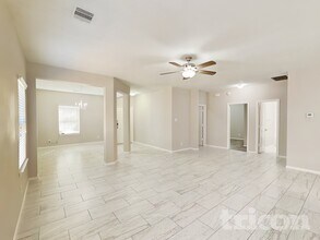 11114 Kingsnorth Dr, Unit MA810A in Tomball, TX - Building Photo - Building Photo