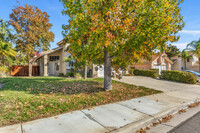 24452 Calle Tassjara in Murrieta, CA - Foto de edificio - Building Photo