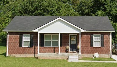 119 McGowan Ave in Bardstown, KY - Building Photo