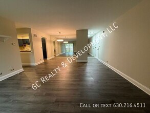 7383 Grand Ave-Unit -Unit 204 , Unit 204 in Downers Grove, IL - Building Photo - Building Photo