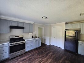 66 Horace Greeley Rd, Unit AD in Amherst, NH - Building Photo