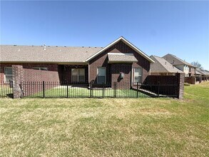 6665 W Valley View Rd in Rogers, AR - Building Photo - Building Photo