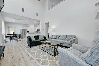 8133 Linnie Ln in Austin, TX - Building Photo - Building Photo