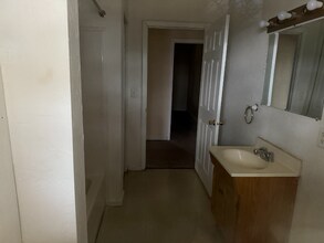 5635 Orebank Rd in Kingsport, TN - Foto de edificio - Building Photo