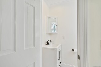 50 Harrison Ave in New Canaan, CT - Building Photo - Building Photo