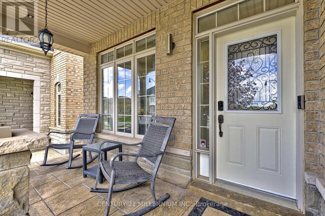 11 Maybeck Dr in Brampton, ON - Building Photo - Building Photo