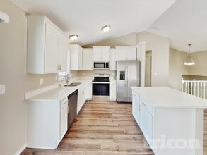 8906 St Croix Rd, Unit 606 in Woodbury, MN - Building Photo - Building Photo