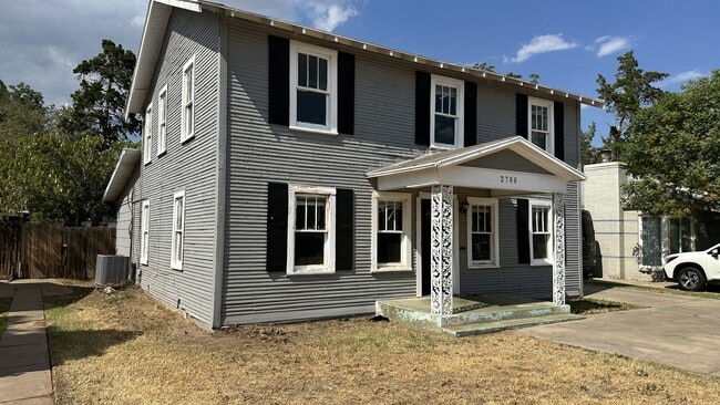 2706 24th St in Lubbock, TX - Building Photo - Building Photo