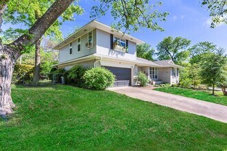 11140 Lanewood Cir in Dallas, TX - Building Photo - Building Photo