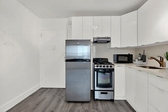 Edwards Apartments in Miami Beach, FL - Building Photo - Building Photo