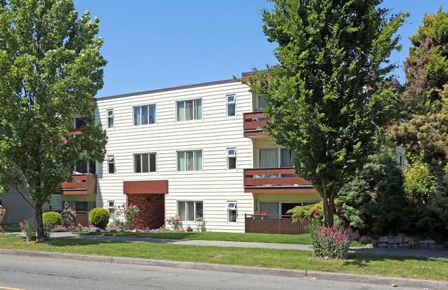Wagon Wheel Place in Vancouver, BC - Building Photo - Building Photo